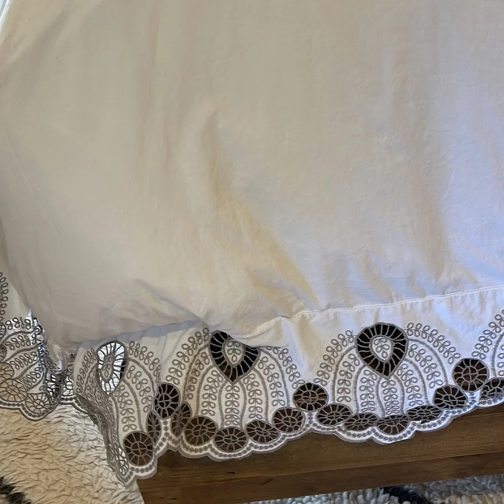 Anthropologie Eyelet Embroidered Duvet Cover Size Queen NEW